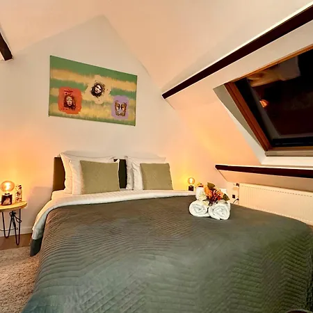 Luxury Centrum By Rikas Apartment